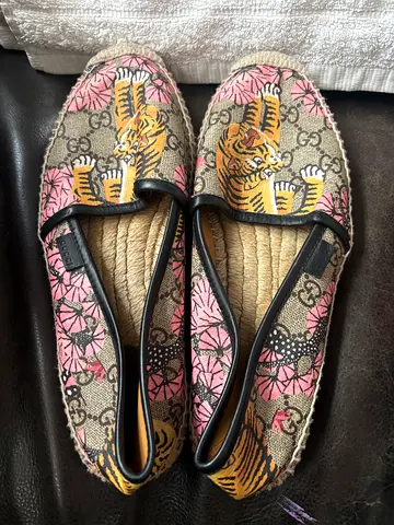 Used Gucci-style tiger print espadrilles - women's size (see photos)