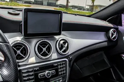 صورة 12 لـ 2015 Mercedes-BENZ GLA