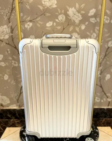 Suitcase super