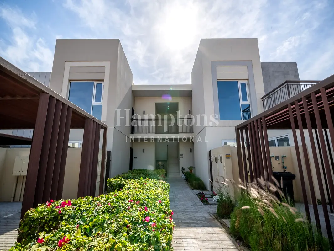 Exclusive | Pool and Park View | Rented