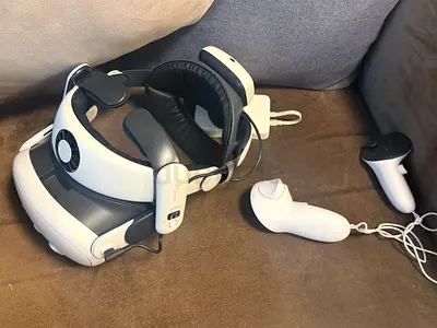 Meta quest 3 VR headset with controllers and headset(cooler rechargeable)