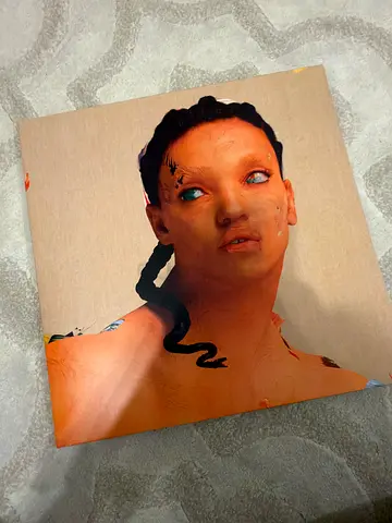FKA Twigs - Magdalene — Vinyl is in perfect conditions but the back cover the paper is scratched