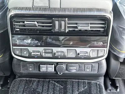 2026 Toyota LAND CRUISER — миниатюра 16