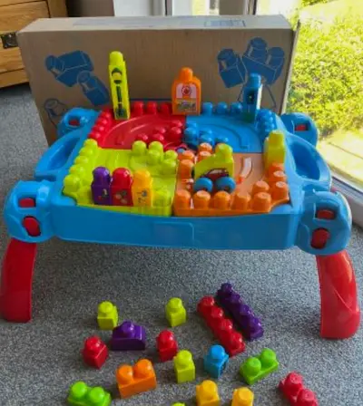 Disney Mega Bloks First Builders Ptf Build 'N Learn Table. Interactive and fun toy
