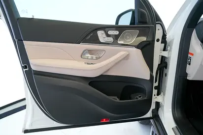 صورة 6 لـ 2023 Mercedes-BENZ GLS