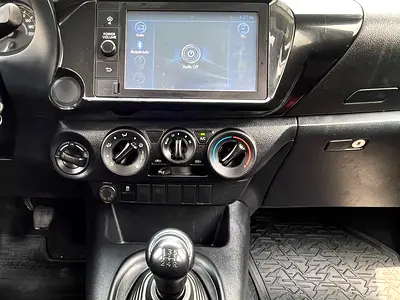 2021 Toyota HILUX — миниатюра 13