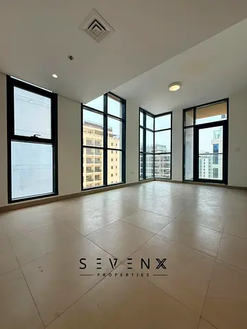 الطابق العلوي 1BHK | إطلالة على وسط المدينة | شرفة