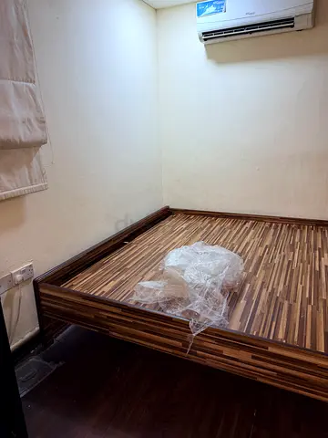 Bed frame low-profile bed frame - single/queen size (no mattress)
