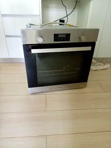 Ariston Built-In Electric Oven – Excellent Condition