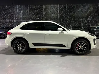2024 Porsche MACAN photo 7
