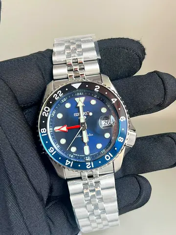 Seiko Steel Automatic GMT Watch with Blue Dial and Jubilee Bracelet