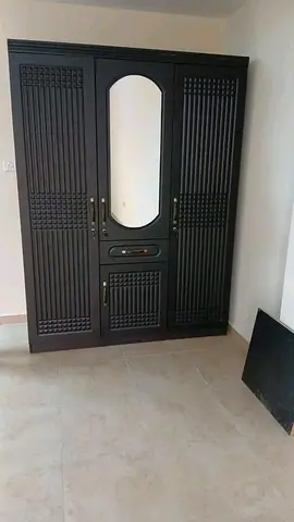 New wardrobe 3door colour dark brown