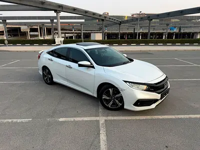 Honda Service History / 2 Keys | Honda Civic RS 2019 GCC Specifications (Single Owner)