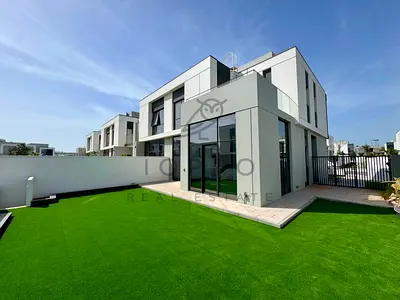 Corner 4BR+Maid | Vastu | Negotiable
