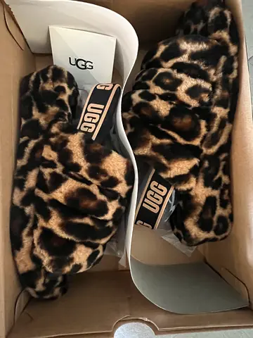 UGG Slides