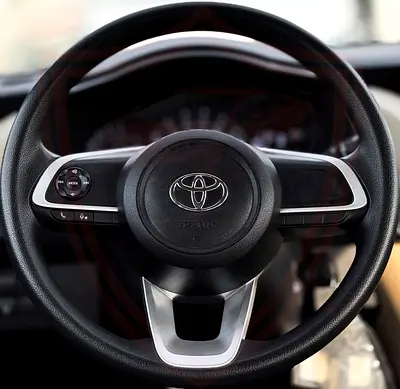 صورة 9 لـ 2023 Toyota YARIS