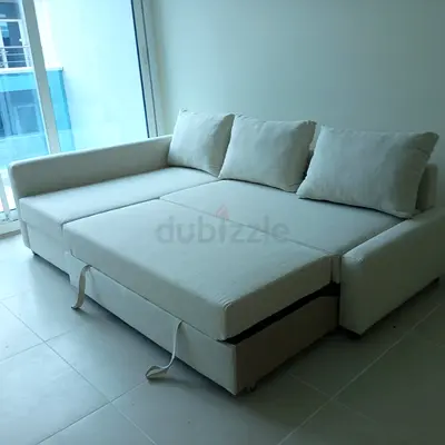 Comfortable Cream Sectional Pull-Out Sofa Bed