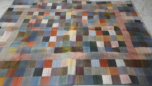 large patchwork-style area rug/carpet (275/195)