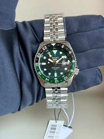 Seiko Automatic GMT Stainless Steel Watch - Like New