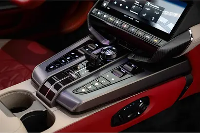 2025 Aston Martin VANQUISH — миниатюра 12