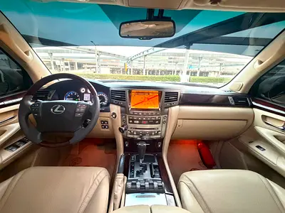 2011 Lexus LX-SERIES — фото 8