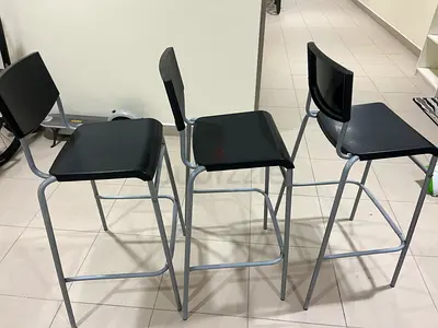 Set of 3 Metal Frame Stackable Chairs with Black Plastic Seats