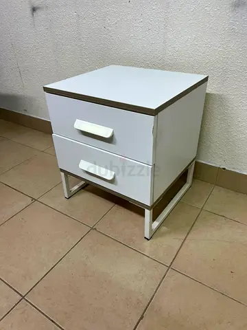 White 2-Drawer Bedside Table / Nightstand in Good Condition
