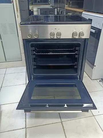 Bosch latest model electric cooker 4 burner 60 / 60 cm