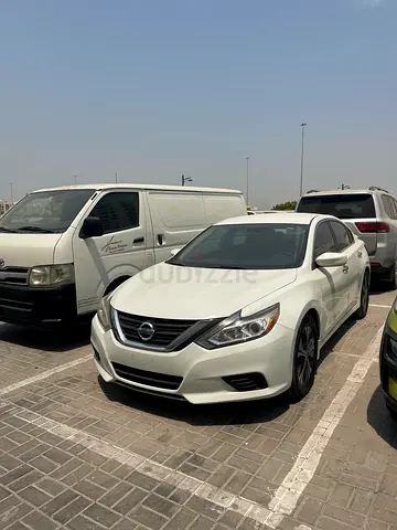Nissan Altima 2018 – Low Mileage, Excellent Condition