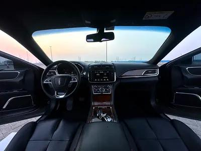 صورة 14 لـ 2018 Lincoln CONTINENTAL