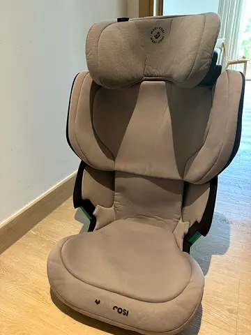 BeSafe i-Size Convertible Child Car Seat - Light Beige