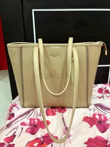 Hand bag
