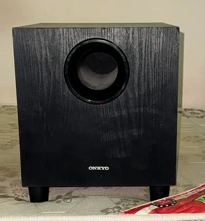 Onkyo passive sub woofer and denon 5 channel speakers. Perfect working condition and minimal scratch