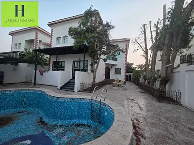 Spacious 5BR Villa Near Beach