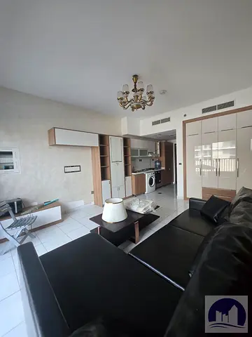 READY TO MOVE / SPACIOUS / NEAR METRO
