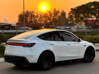 صورة مصغرة 12 لـ 2025 Tesla MODEL Y