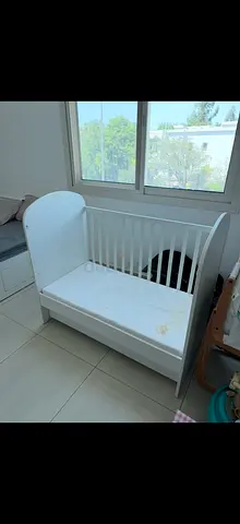 White Convertible Baby Crib with Drawer - Good Condition