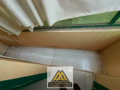 ارخص سعر غرفه وصاله مع بلكونه بمنطقة النخيل كورنيش عجمان بجوار جميع الخدمات والطرق الرئيسيه