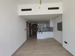 Vacant 1 BR | Well-Lit | Marina View