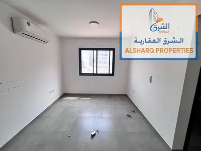 الاستديو يتميز بمساحة كبيرة وتصميم عملي يوفر راحة وسهولة في ترتيب الأثاث،_ سكن عائلات _ صيانه فري
