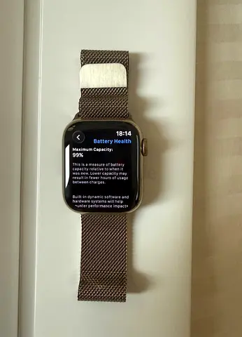 Apple Watch Series 8 41mm GPS + Cellular – Gold Stainless Steel