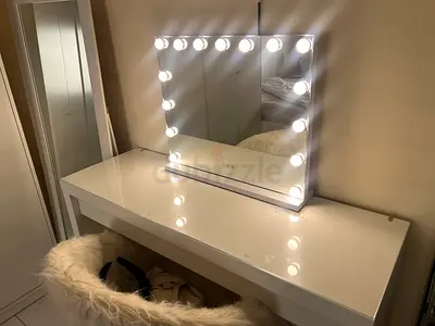 Dressing mirror
