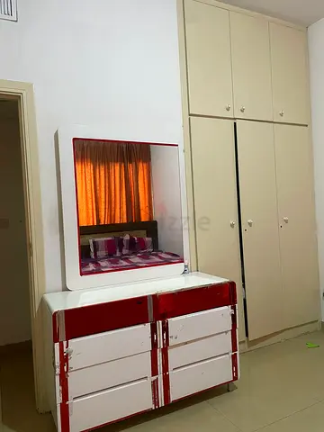 Furnished Room available aed 2500 in Hamdan st