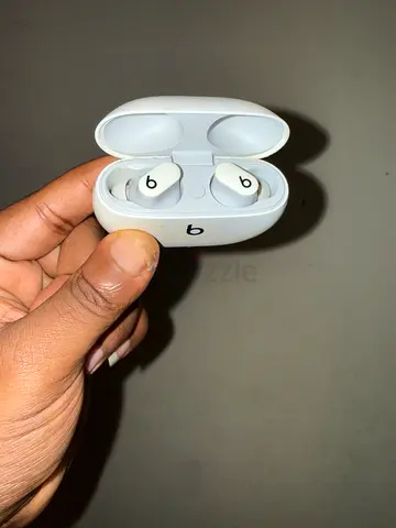 White Beats wireless earbuds with charging case (used)