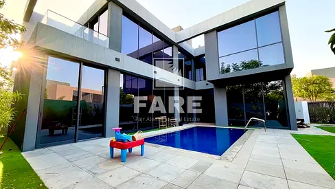 Luxury 4BR Corner Villa with Pool in Kaya