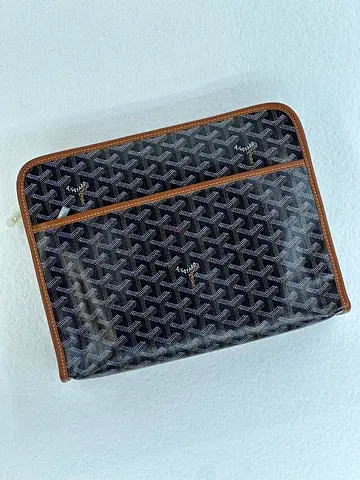 Goyard  pouch