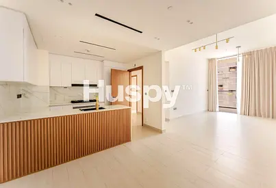 Unfurnished | Vacant | Mid Floor