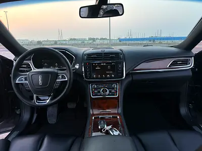 صورة 8 لـ 2018 Lincoln CONTINENTAL