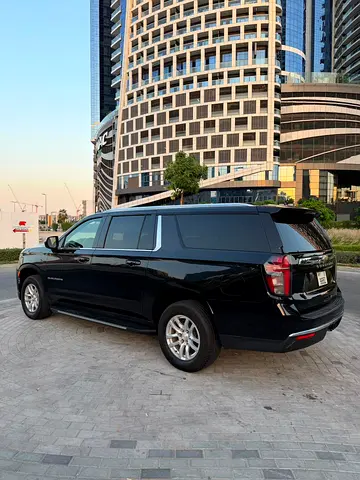2023 Chevrolet SUBURBAN 照片 8