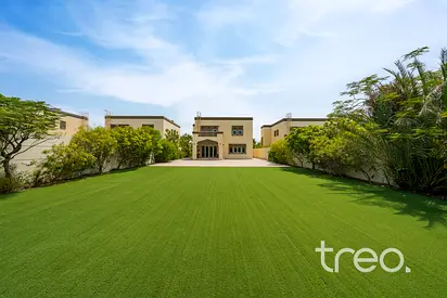 Massive Plot | D6 | Prime Location | Vacant